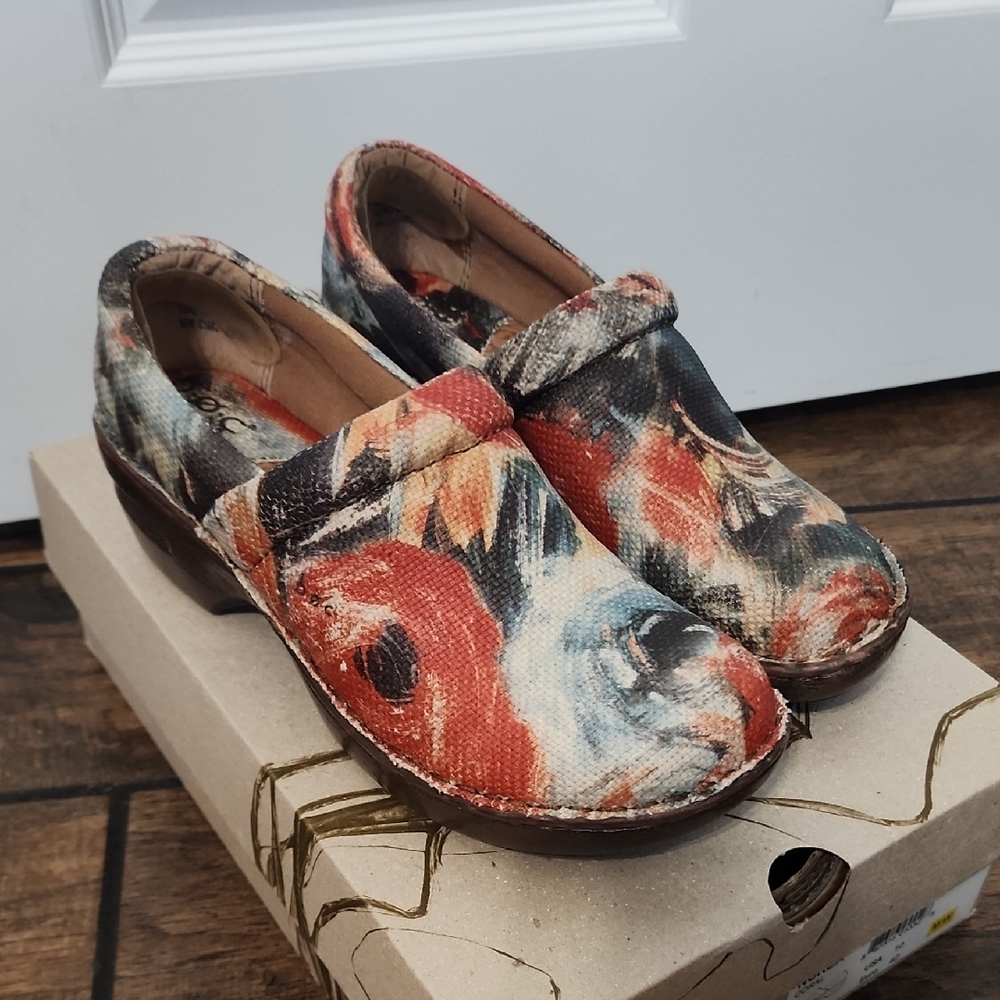 Born Concept BOC Norda Fabric Coral Blue Brown Clogs Size 10 USA EU 42 EUC​​